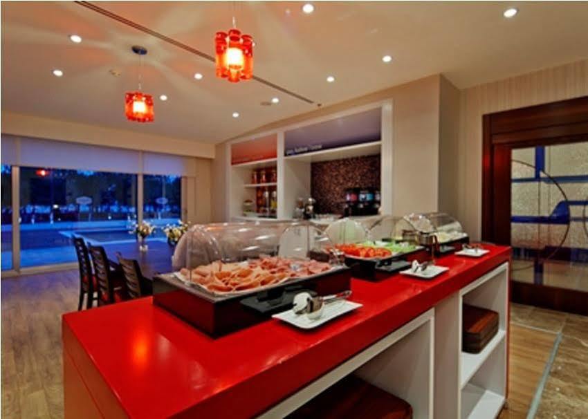 Hampton By Hilton Aberdeen Airport Dyce Εξωτερικό φωτογραφία